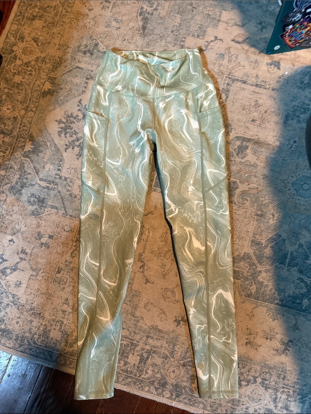 Earth Yoga Marble-Print High-Waist Leggings - Sage Green & White